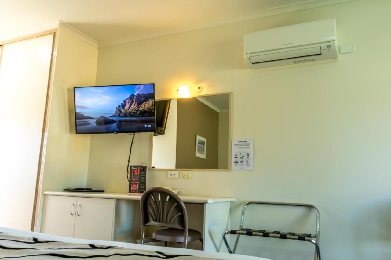 Deniliquin Country Club Motor Inn Esterno foto