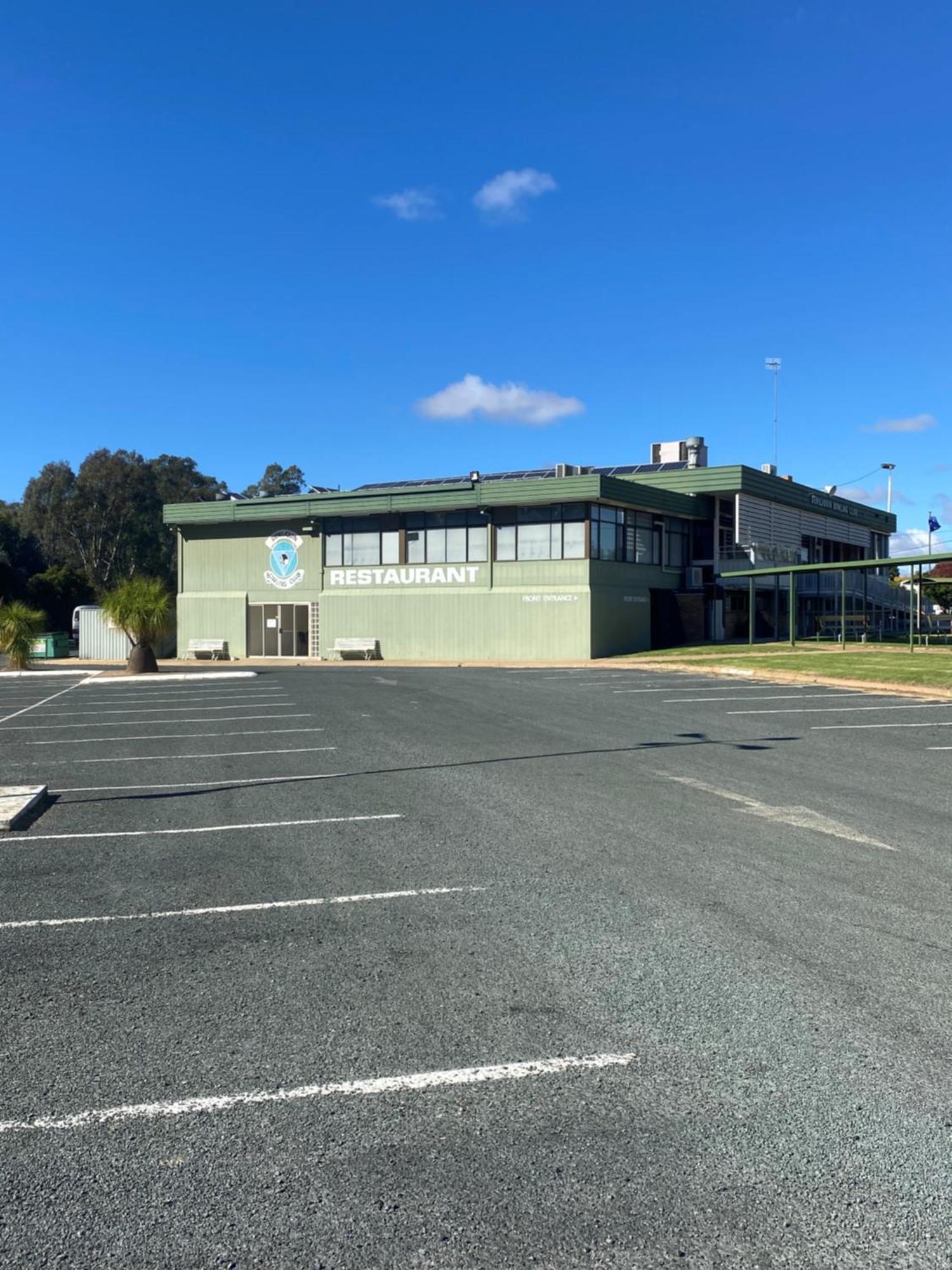 Deniliquin Country Club Motor Inn Esterno foto
