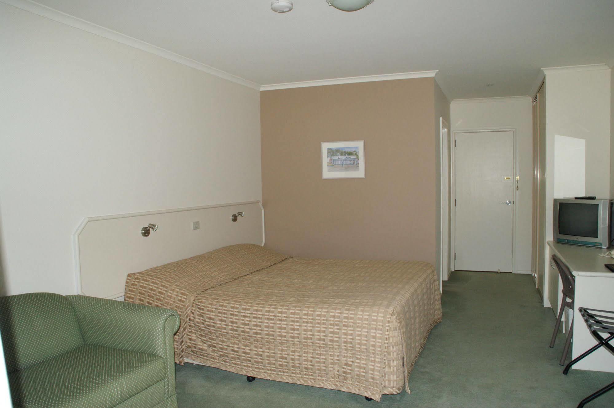 Deniliquin Country Club Motor Inn Esterno foto
